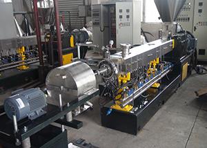 PP、PE果框料水環(huán)造粒機(jī)組